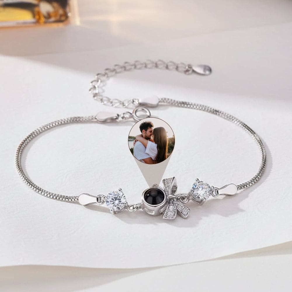 Bow Projection Bracelet