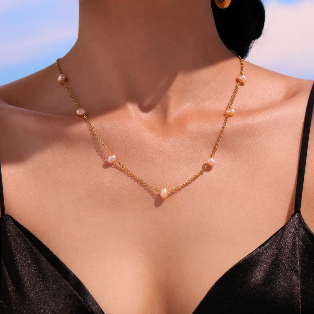 Blush Pearl Droplet Necklace