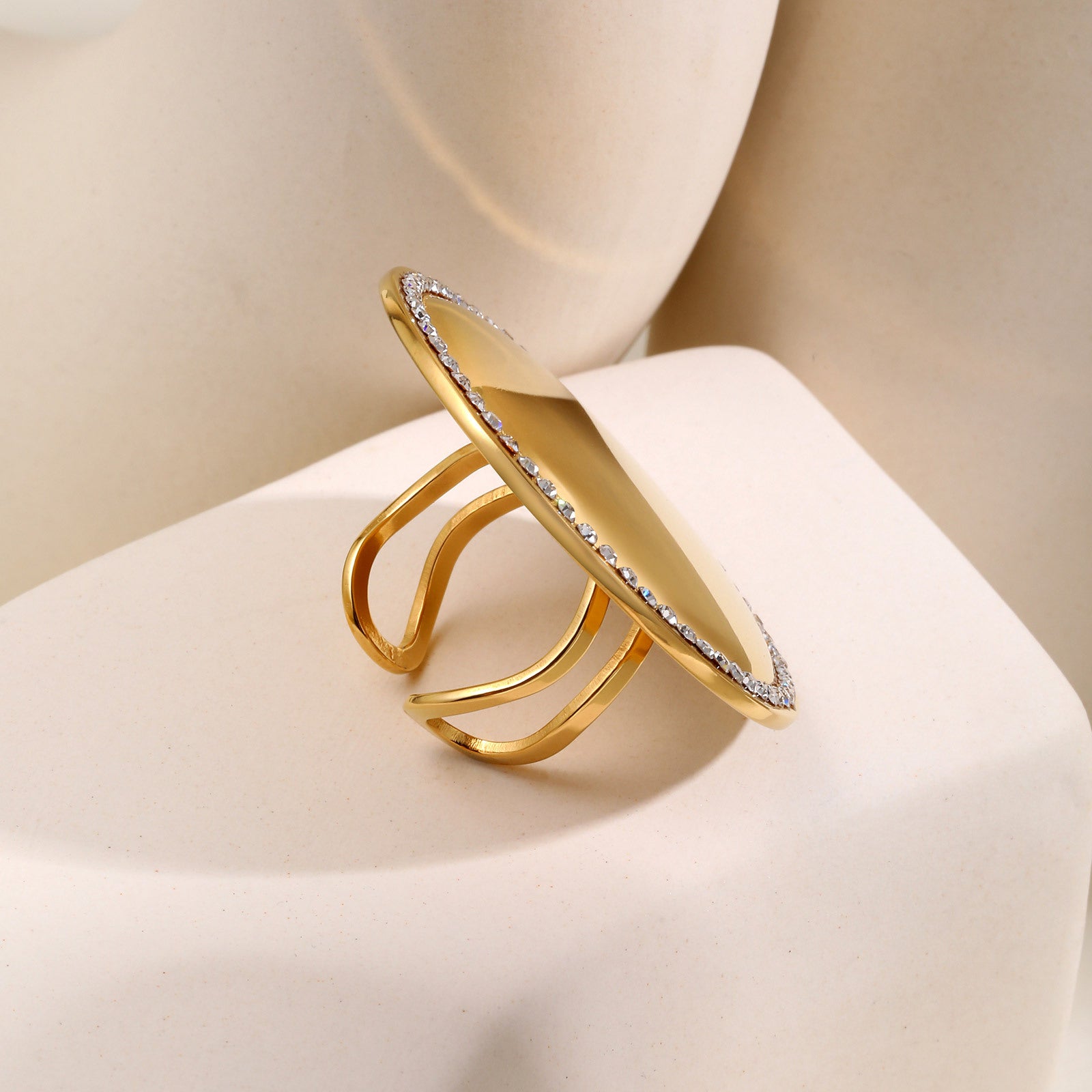 Round Statement Ring