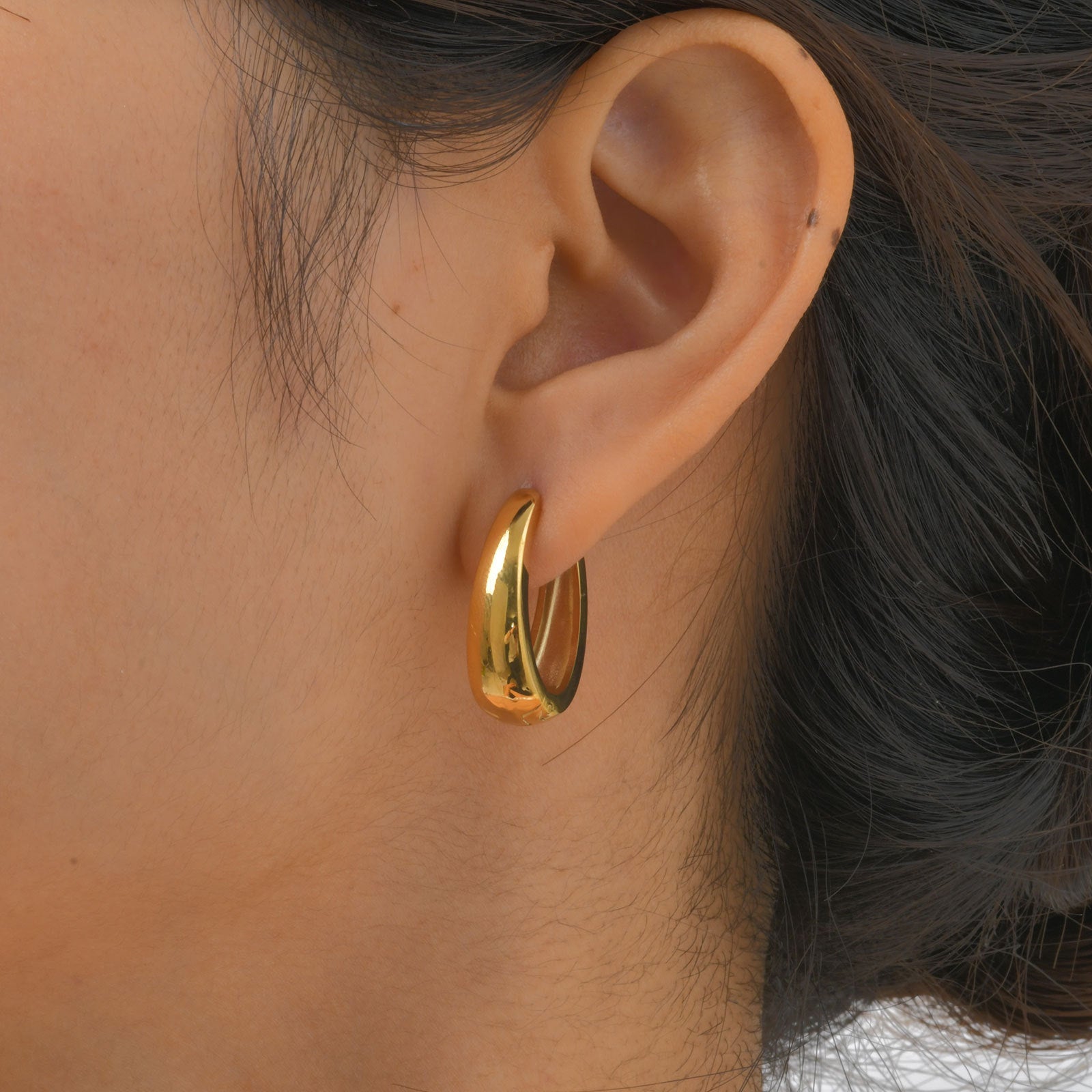Sleek Gold Hoop Earrings