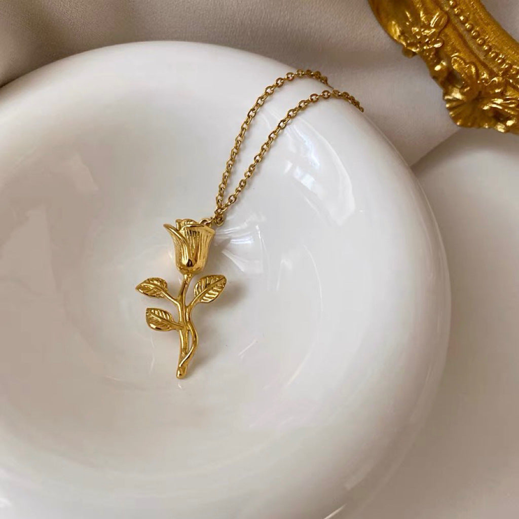 Rose Pendant Necklace