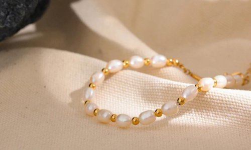 How to Wear Pearls Casually? Father and Daughter Jewelry explains.