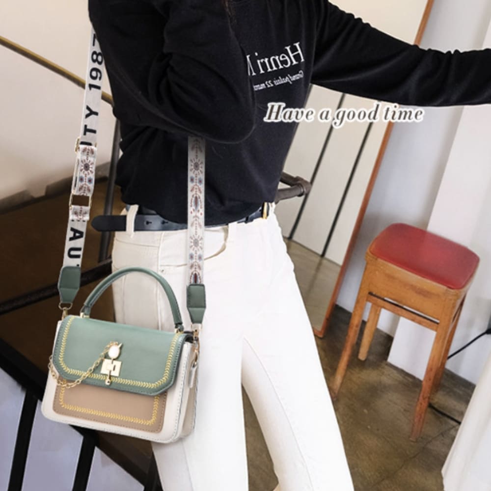 Color Block Chain Flap Crossbody Bag
