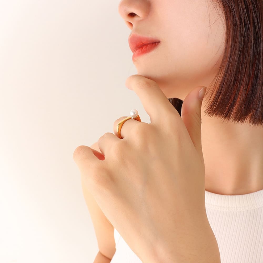 Golden Pearl Curve Ring